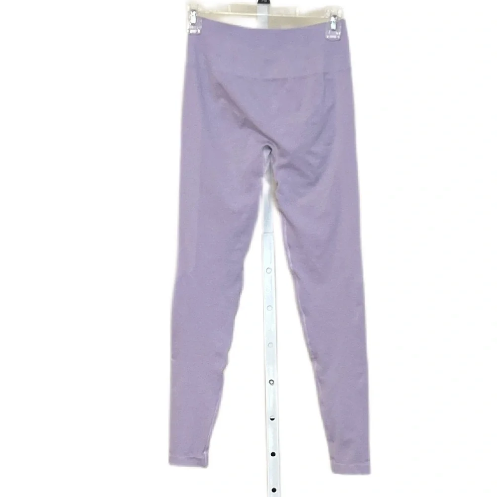 Alphalete Amplify Set with Leggings and Crop Top in Misty Lilac - Picture 8 of 14
